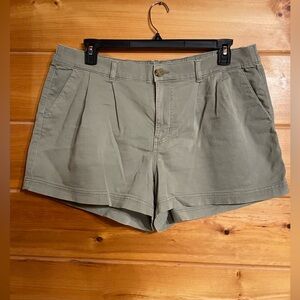 Women’s Maurices Shorts, 4” inseam, Khaki Green